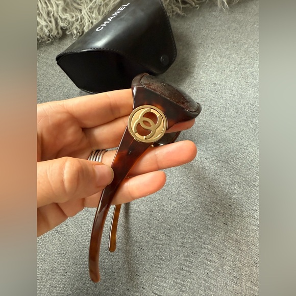 Chanel Vintage Classic Brown Sunglasses - Picture 4 of 11